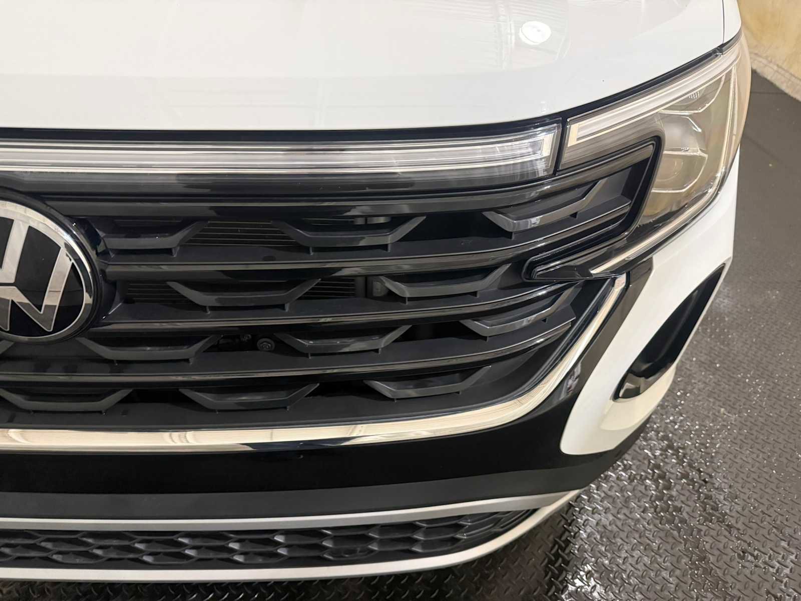 Certified 2024 Volkswagen Atlas Cross Sport SE image 5