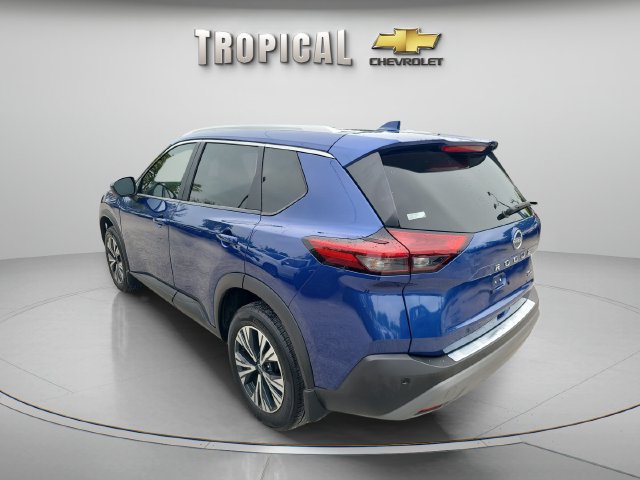 Used 2023 Nissan Rogue SV w/ SV Premium B Package FWD image 3