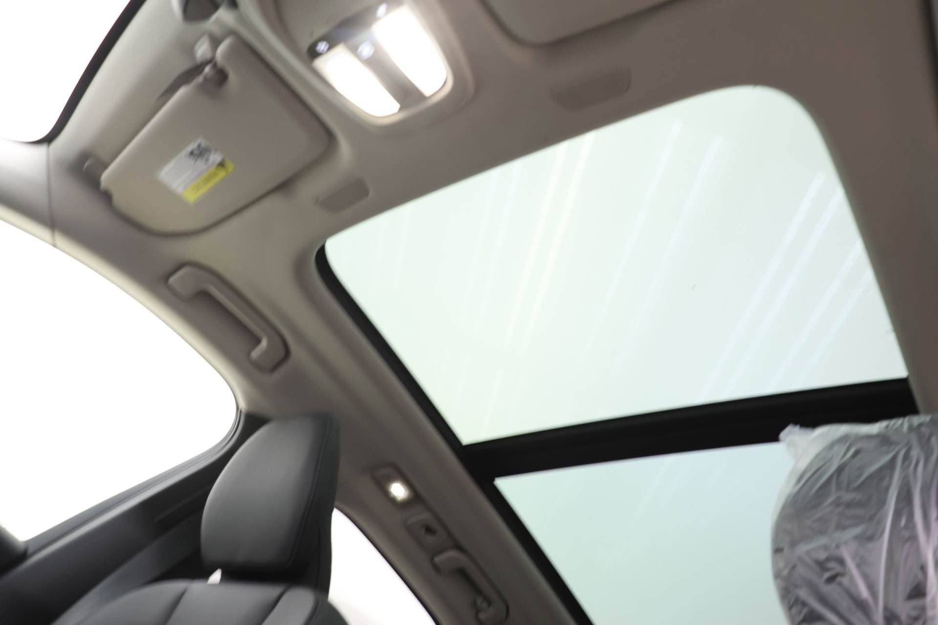 New 2025 Volvo XC60 T8 Plus w/ Protection Package Premier image 15