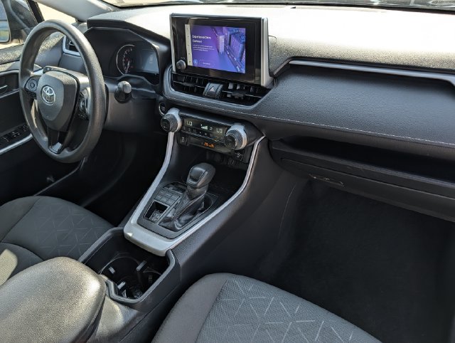 Used 2024 Toyota RAV4 XLE AWD/4WD image 31