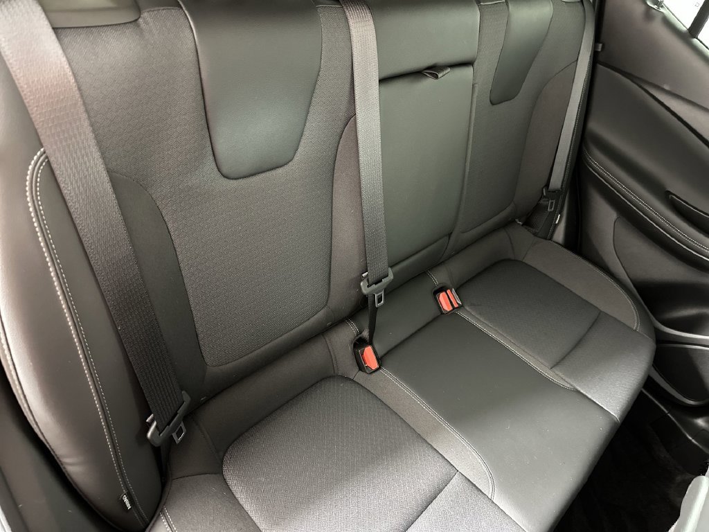 Used 2023 Buick Encore GX Select w/ Experience Buick Package FWD image 29