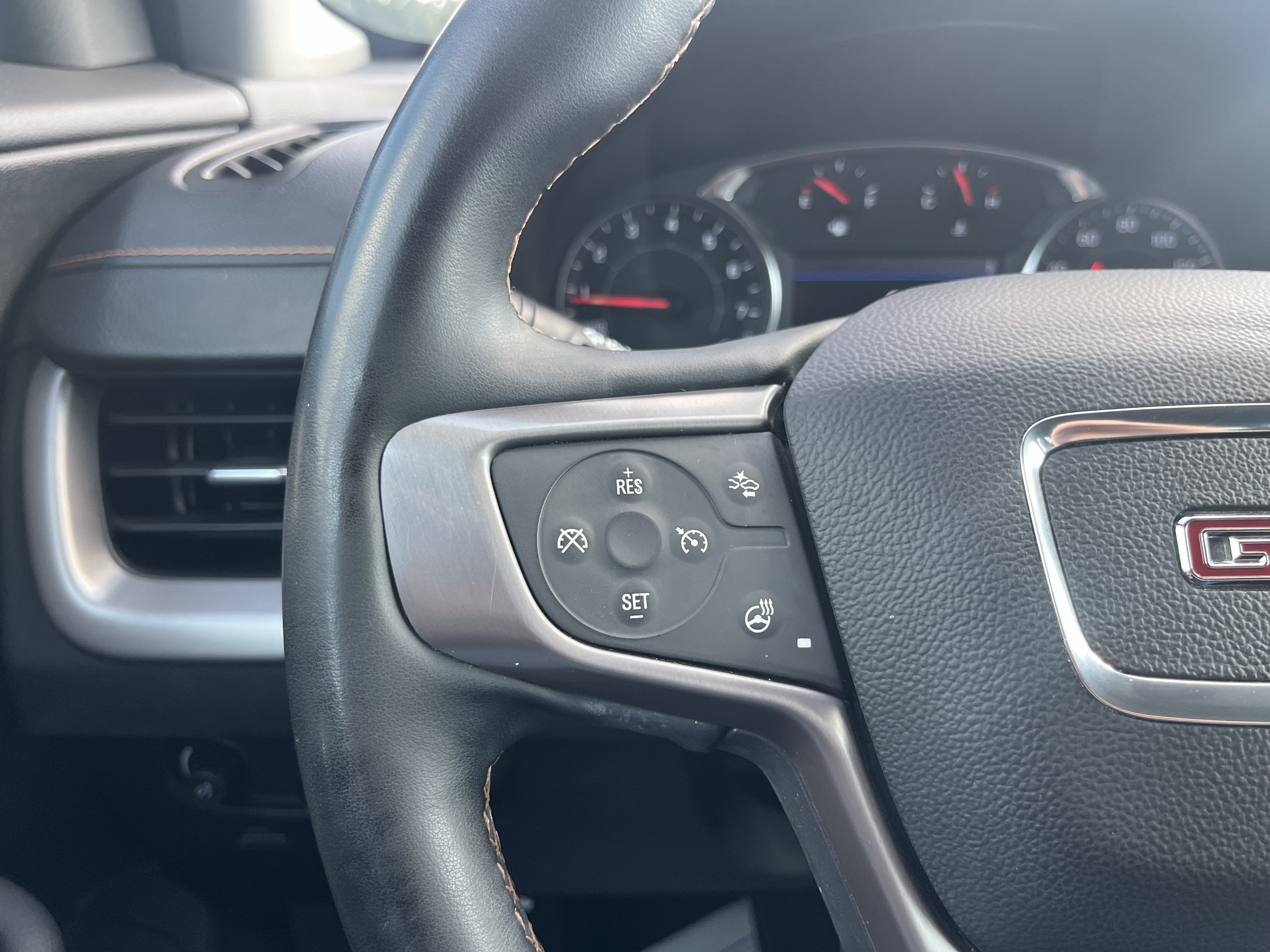 Used 2024 GMC Terrain AT4 AWD/4WD image 14