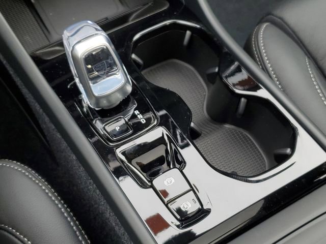 New 2026 Volvo XC40 B5 Plus w/ Protection Package Premier image 18