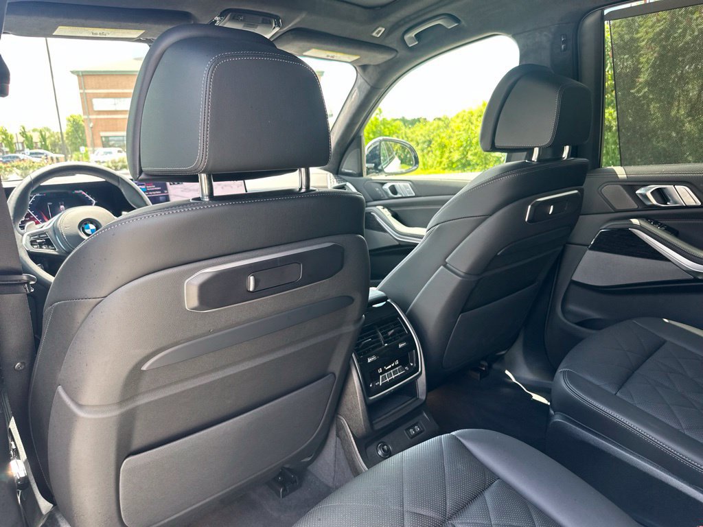 New 2026 BMW X7 xDrive40i w/ M Sport Package AWD/4WD image 23