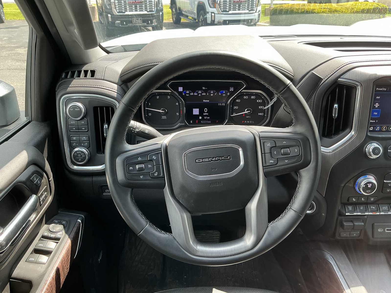 Used 2023 GMC Sierra 2500 Denali w/ Denali Ultimate Package AWD/4WD image 8