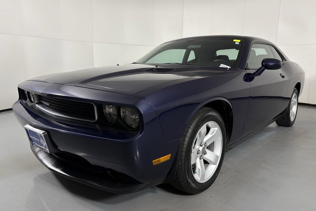 Used 2014 Dodge Challenger SXT image 5