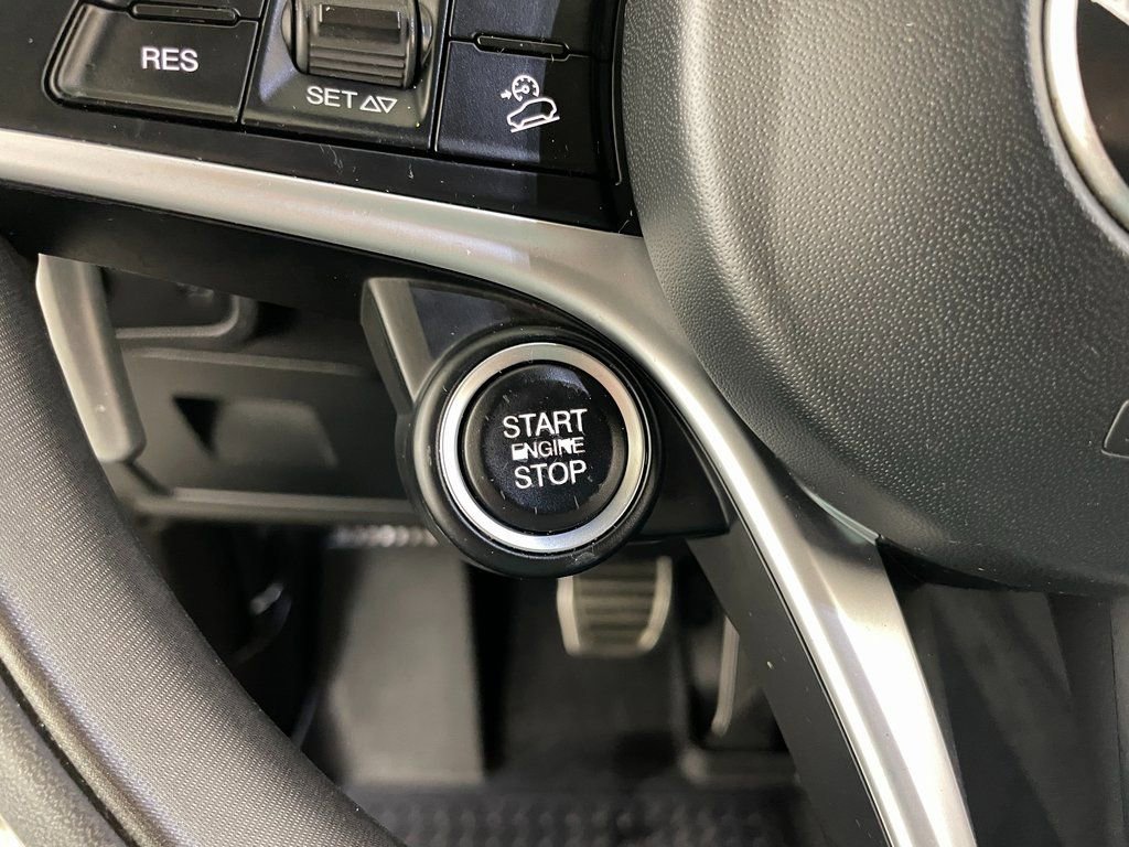 Used 2018 Alfa Romeo Stelvio Ti Sport AWD/4WD image 5