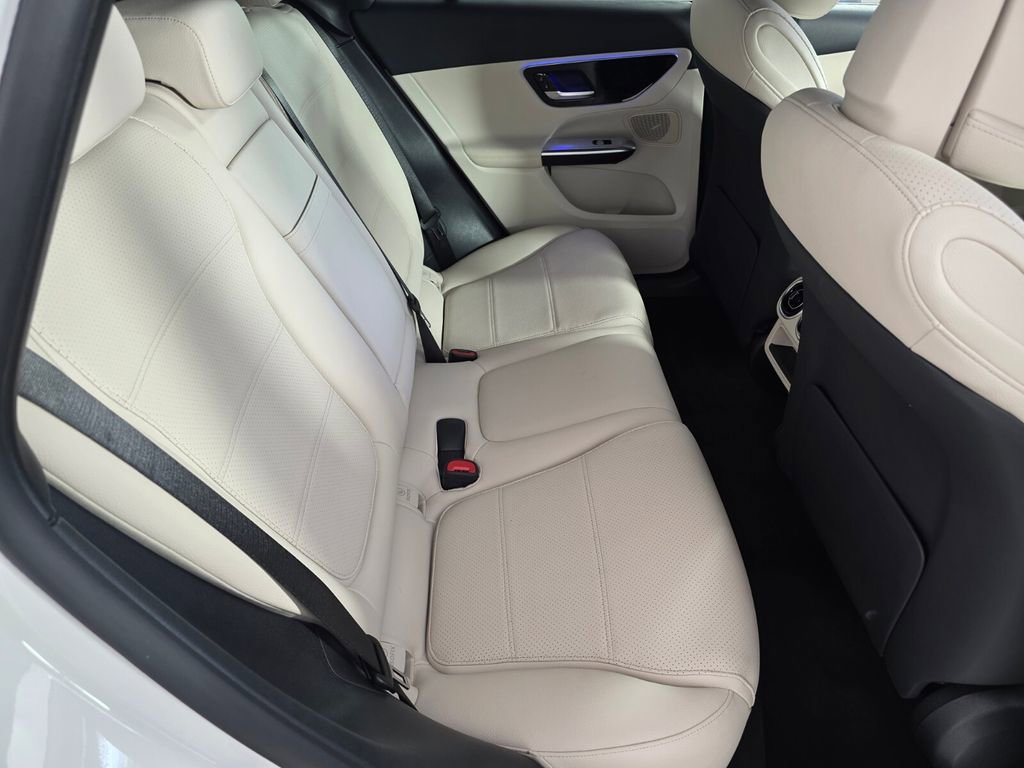 Certified 2025 Mercedes-Benz GLC 300 4MATIC image 23