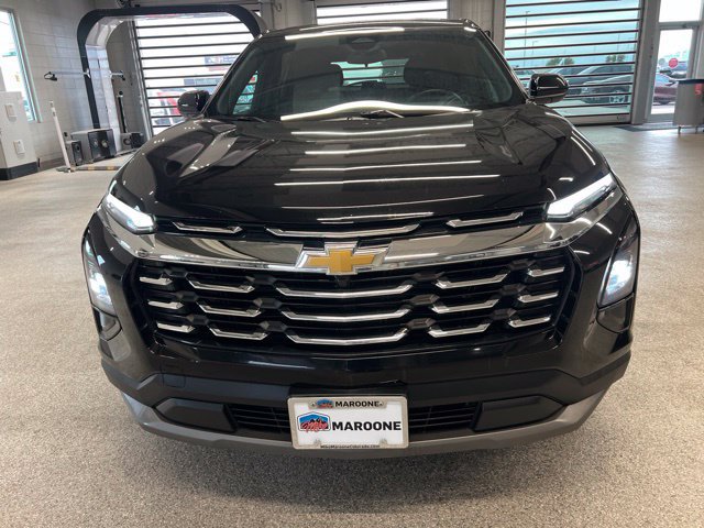 Used 2025 Chevrolet Equinox LT AWD/4WD image 3