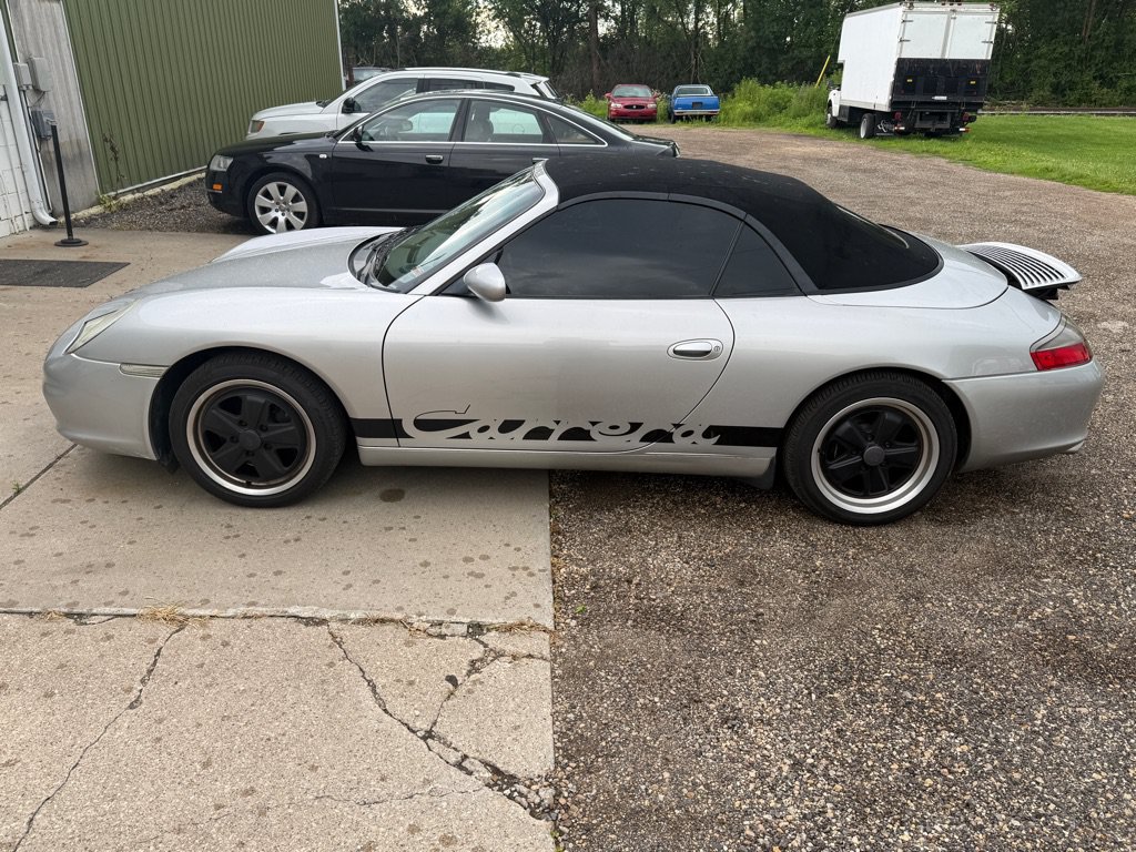 Used 2004 Porsche 911 Carrera RWD image 8