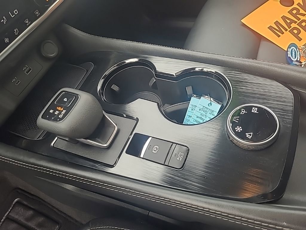 Used 2023 Nissan Rogue SL w/ SL Premium Package image 25