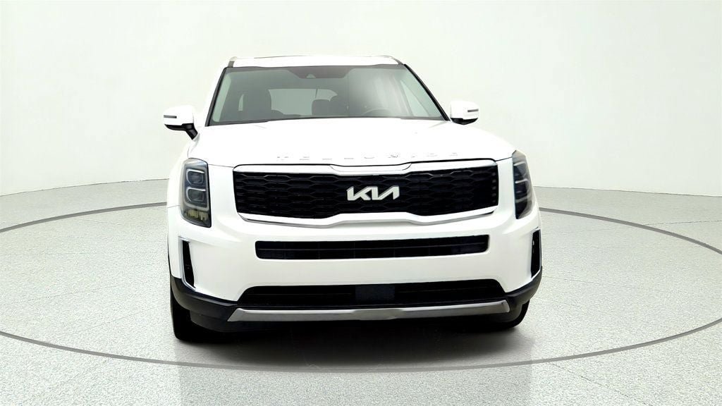 Used 2022 Kia Telluride EX w/ EX Premium Package FWD image 2