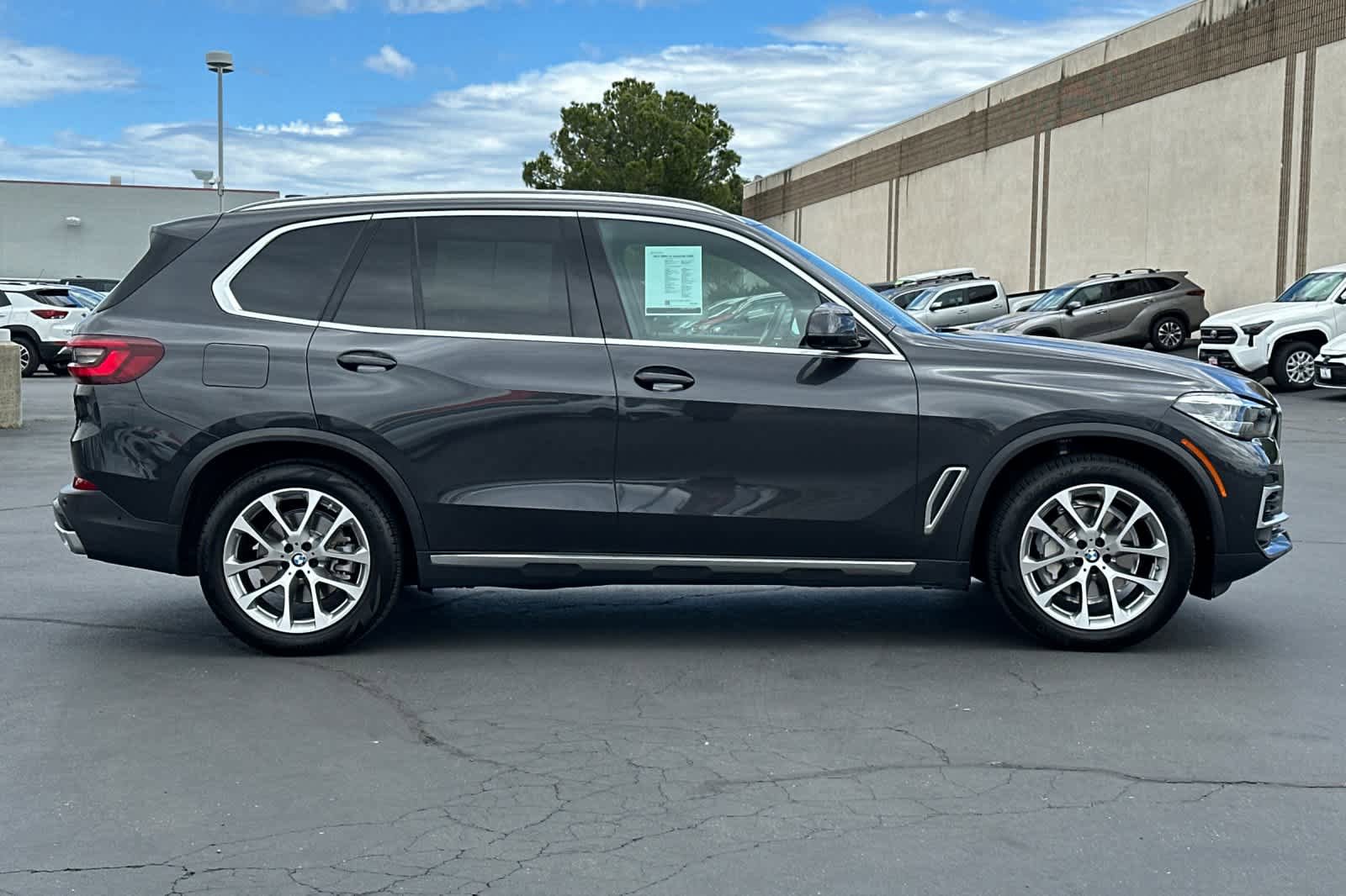Used 2023 BMW X5 xDrive40i w/ Parking Assistance Package image 6