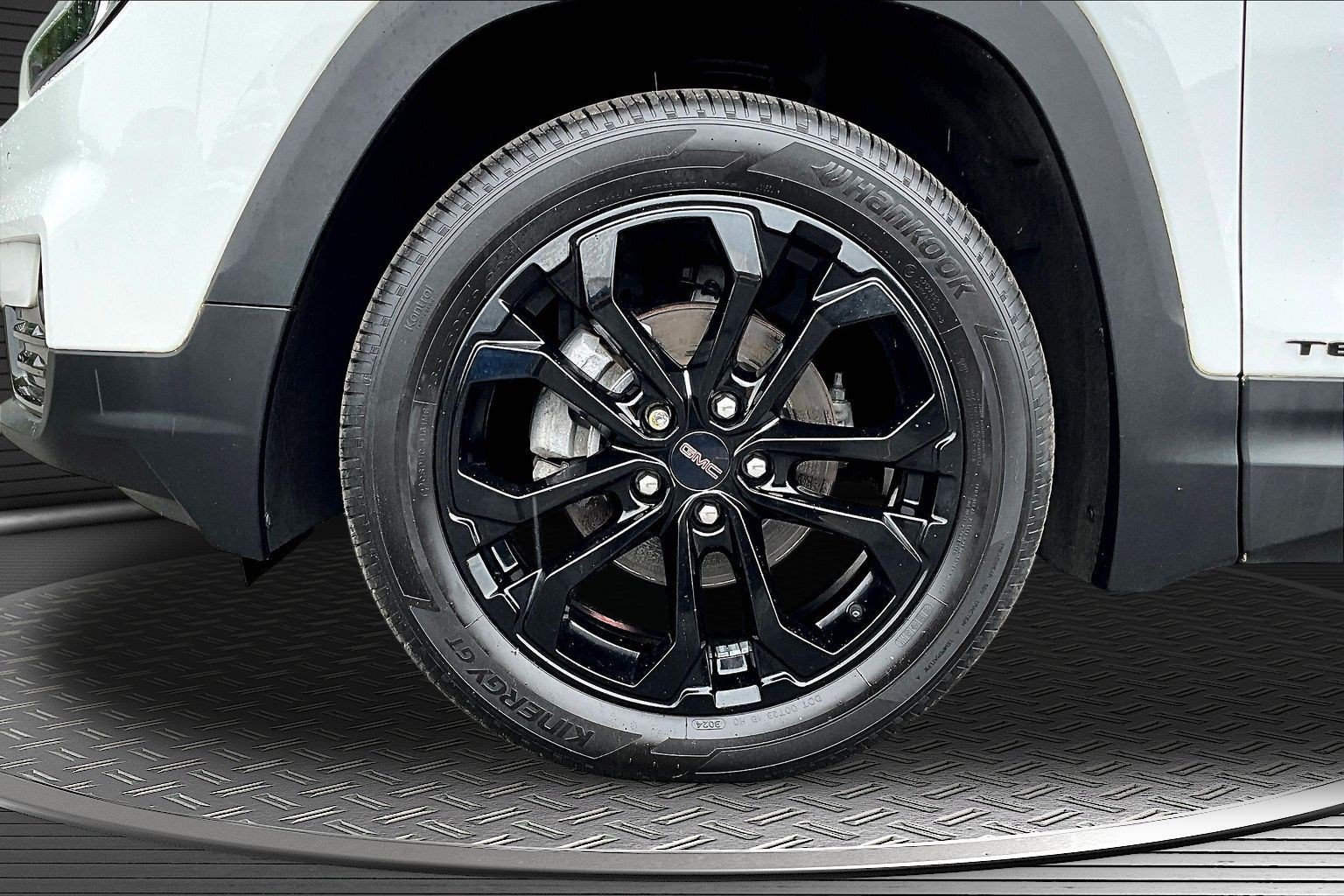 Used 2022 GMC Terrain SLT w/ Infotainment Package II AWD/4WD image 25