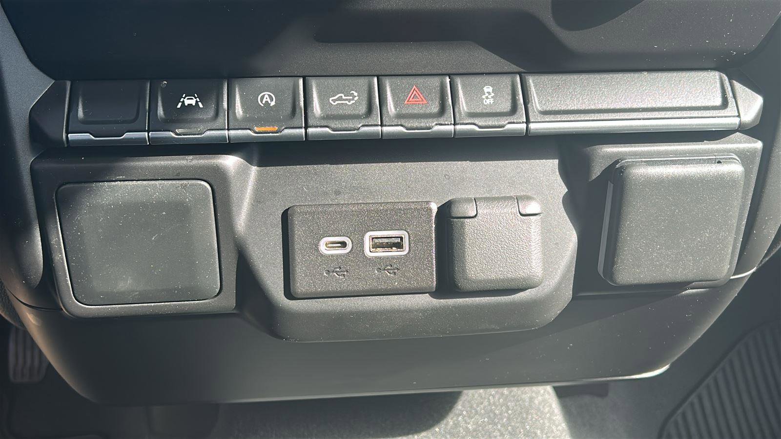 Certified 2022 Chevrolet Silverado 1500 Custom image 24