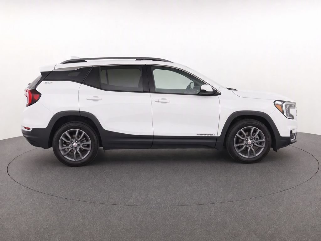 Used 2024 GMC Terrain SLT AWD/4WD image 9