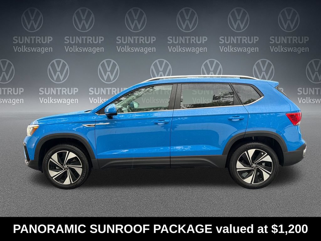 Used 2024 Volkswagen Taos SE w/ Panoramic Sunroof Package AWD/4WD image 2