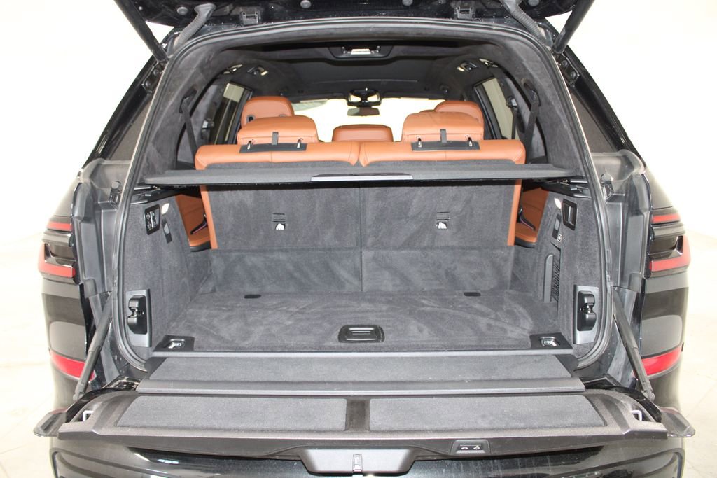 Used 2024 BMW X7 M60i w/ Executive Package image 14