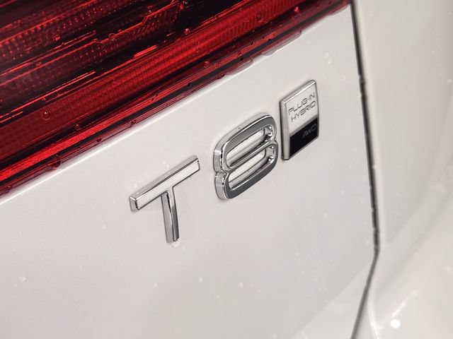 New 2026 Volvo XC60 T8 Ultra w/ Protection Package Premier AWD/4WD image 13