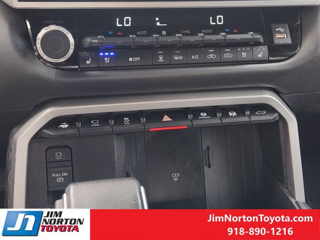Used 2025 Toyota Tundra Platinum AWD/4WD image 20