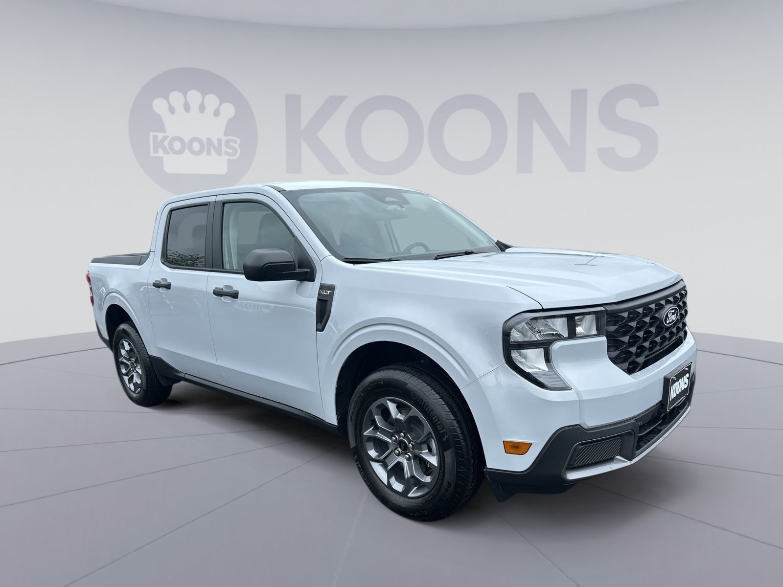 Used 2025 Ford Maverick XLT w/ Equipment Group 302A AWD/4WD image 2