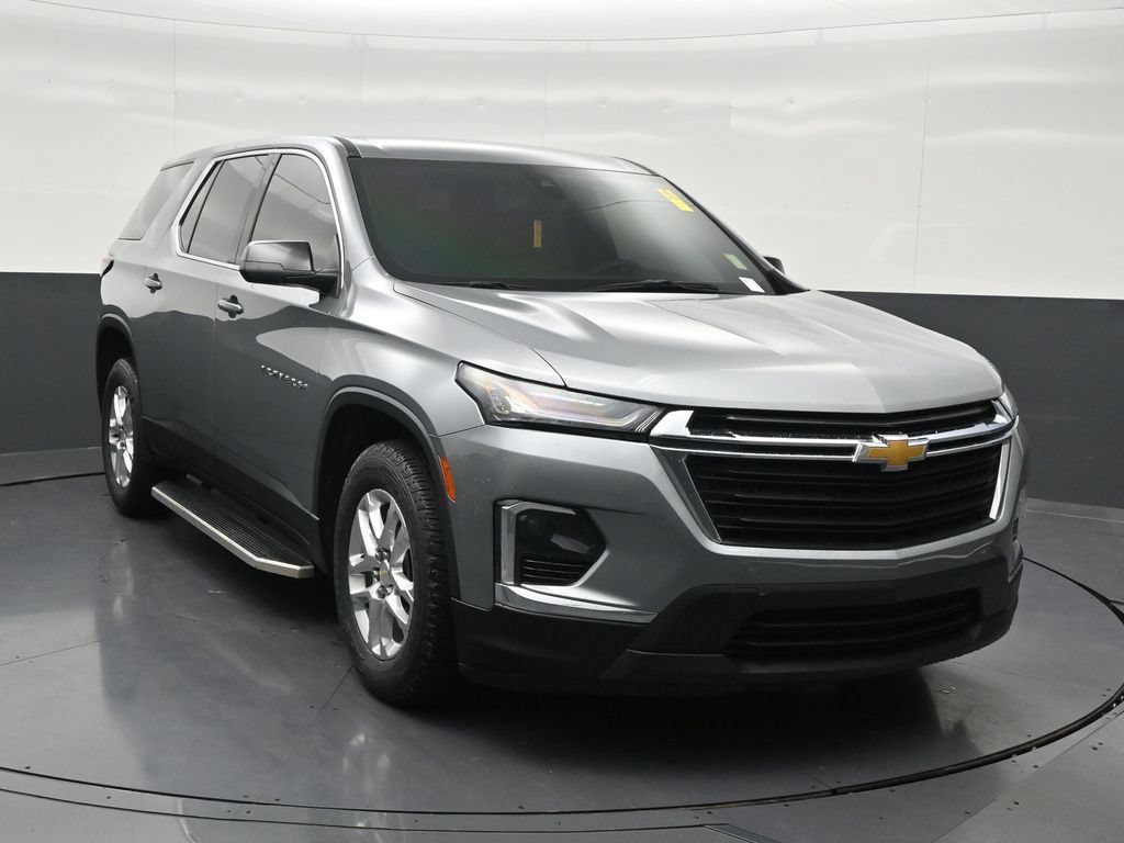 Used 2023 Chevrolet Traverse LS FWD image 8