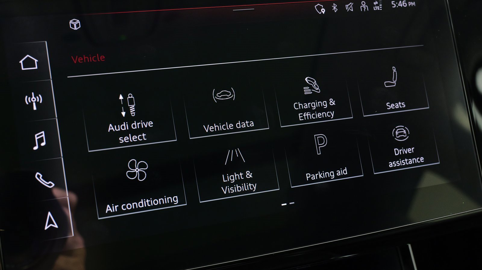 Used 2022 Audi e-tron Premium Plus w/ Premium Plus Package image 69