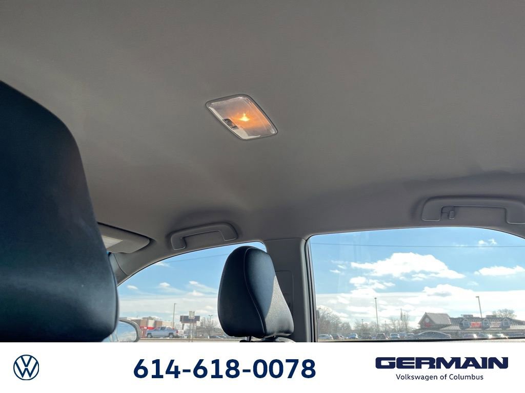 Used 2017 Toyota Camry SE image 23