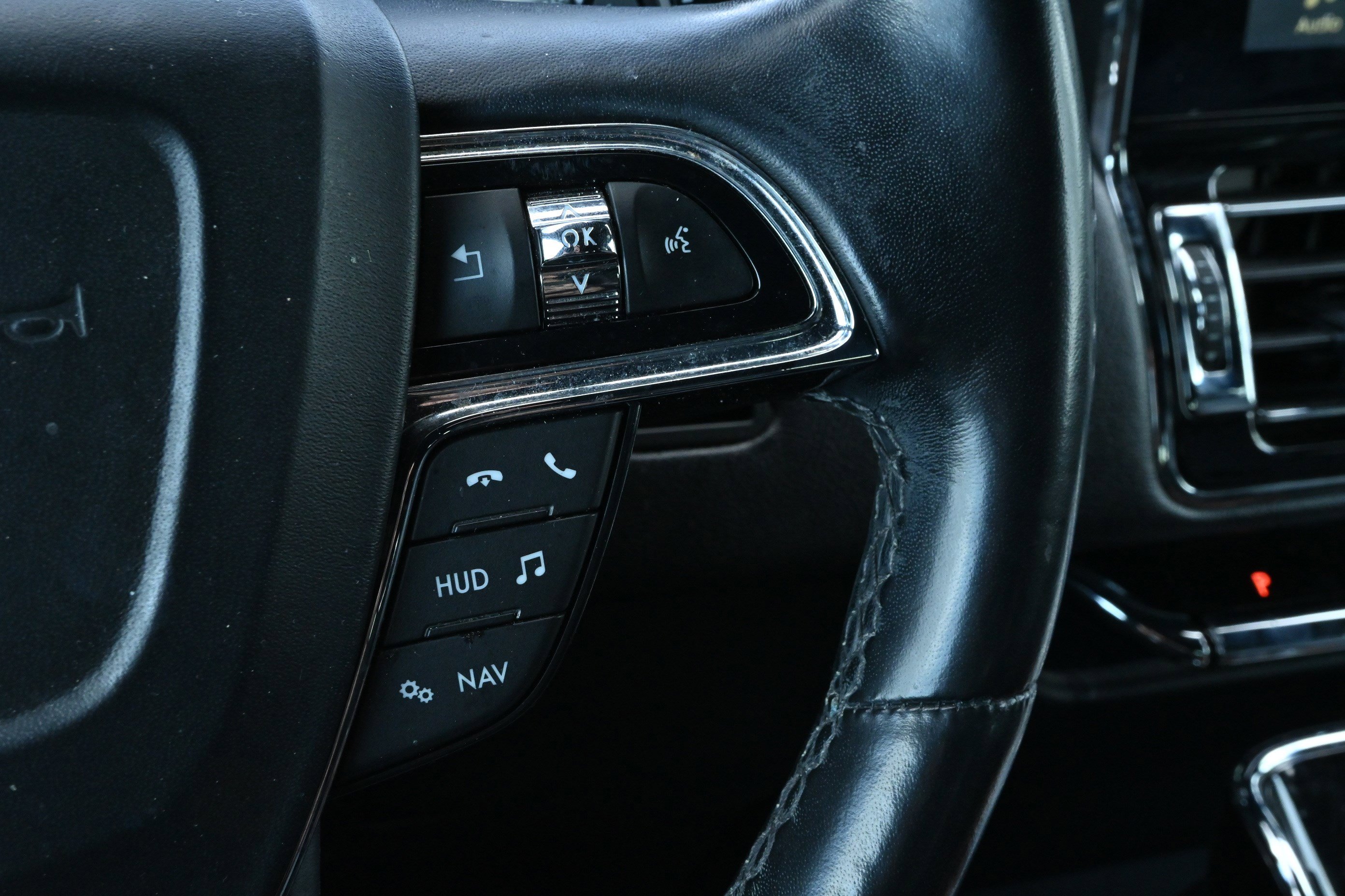 Used 2019 Lincoln Navigator Reserve AWD/4WD image 39