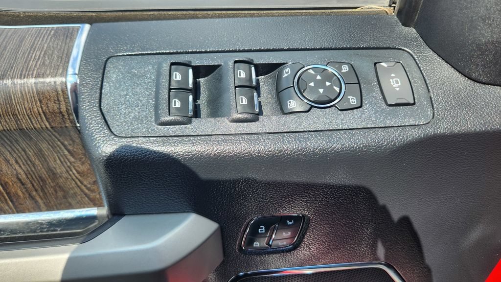Used 2021 Ford F250 Lariat w/ Lariat Ultimate Package AWD/4WD image 18