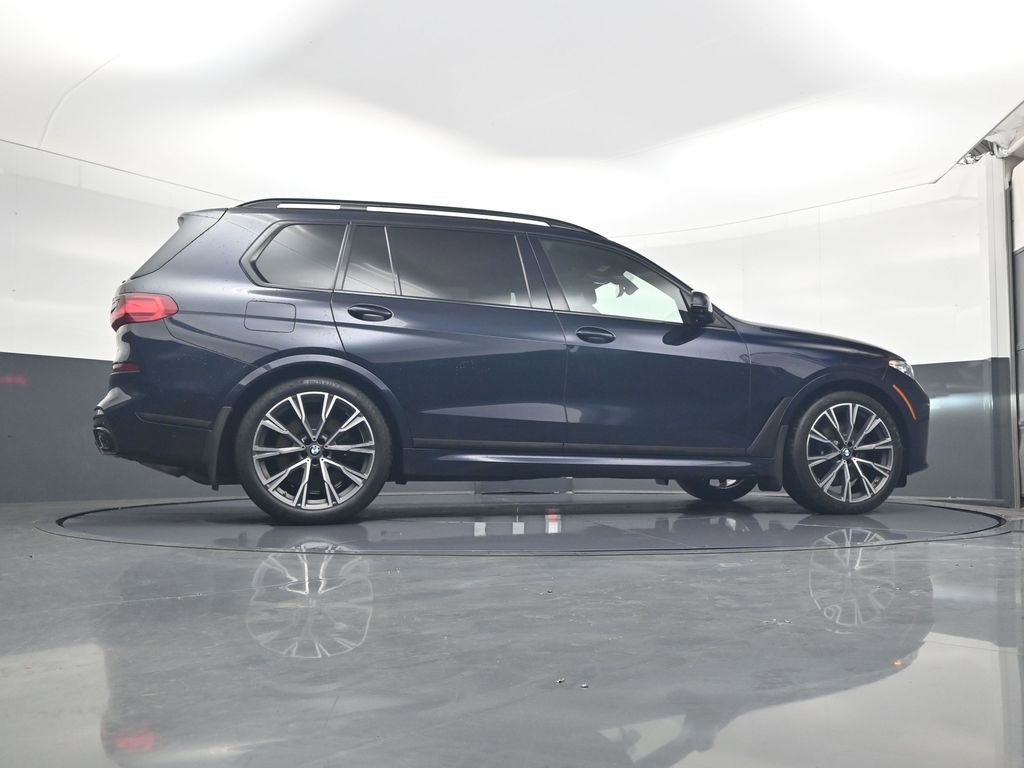 Used 2021 BMW X7 M50i w/ Executive Package image 27