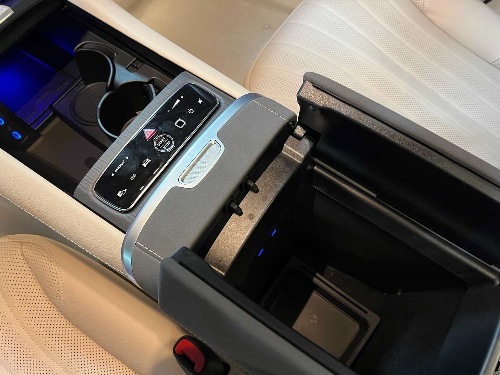 New 2026 Mercedes-Benz EQS 400 4MATIC SUV image 33