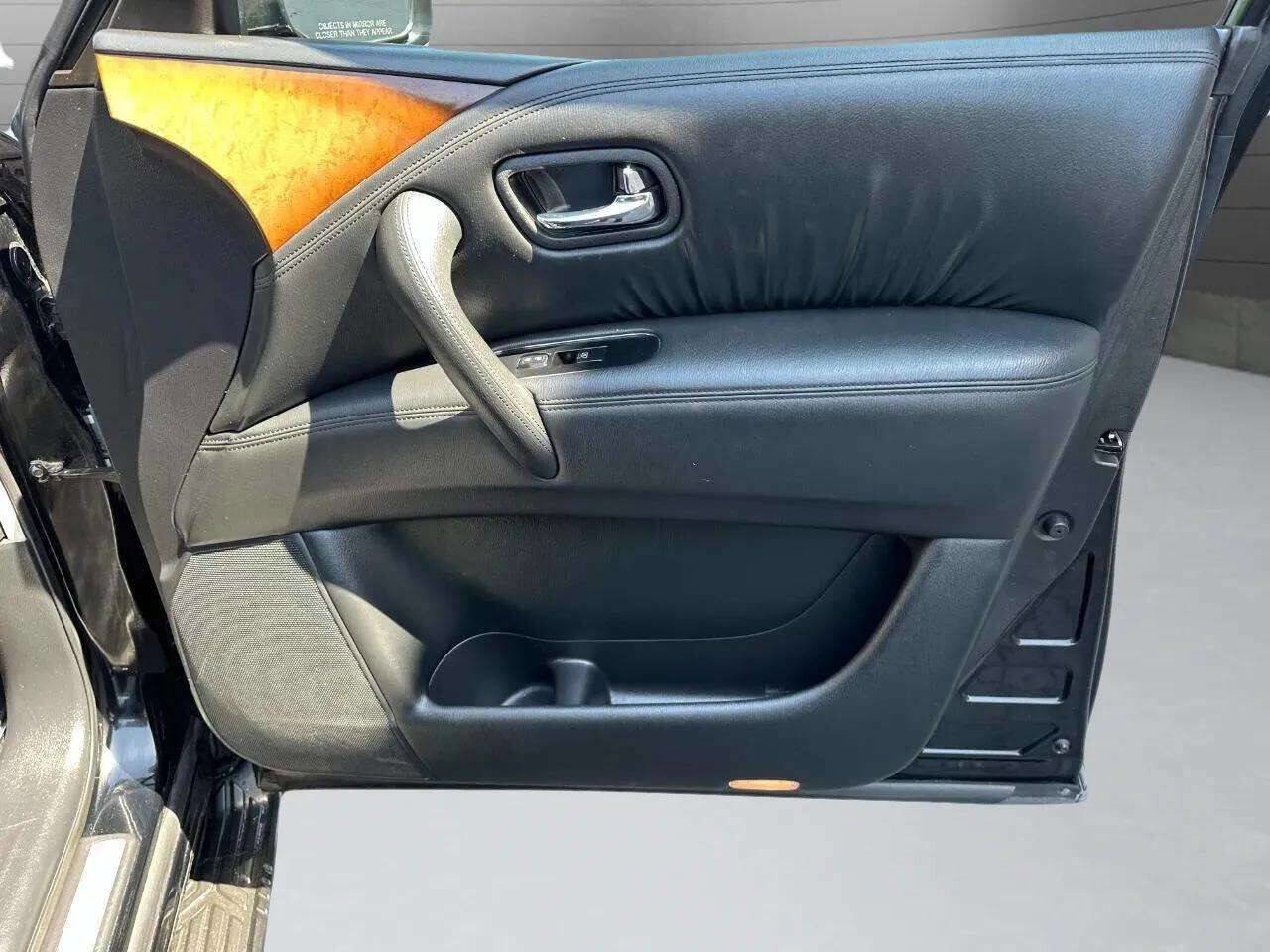 Used 2011 INFINITI QX56 4WD w/ Theater Pkg image 10