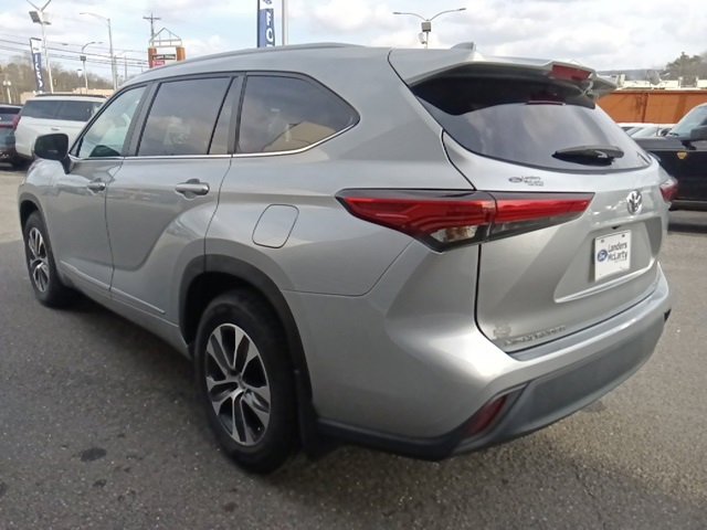 Used 2023 Toyota Highlander XLE image 5