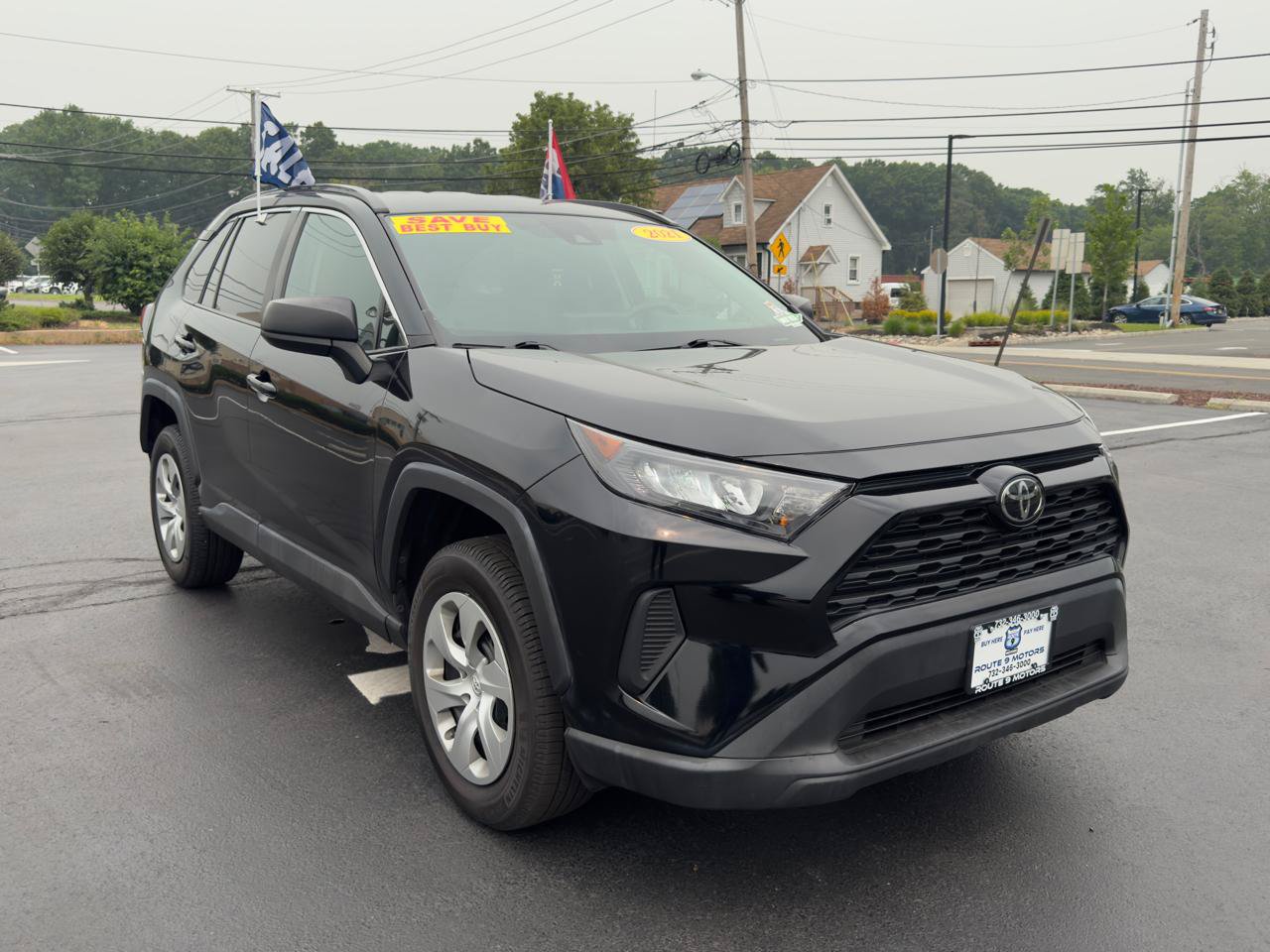 Used 2021 Toyota RAV4 LE AWD/4WD image 3