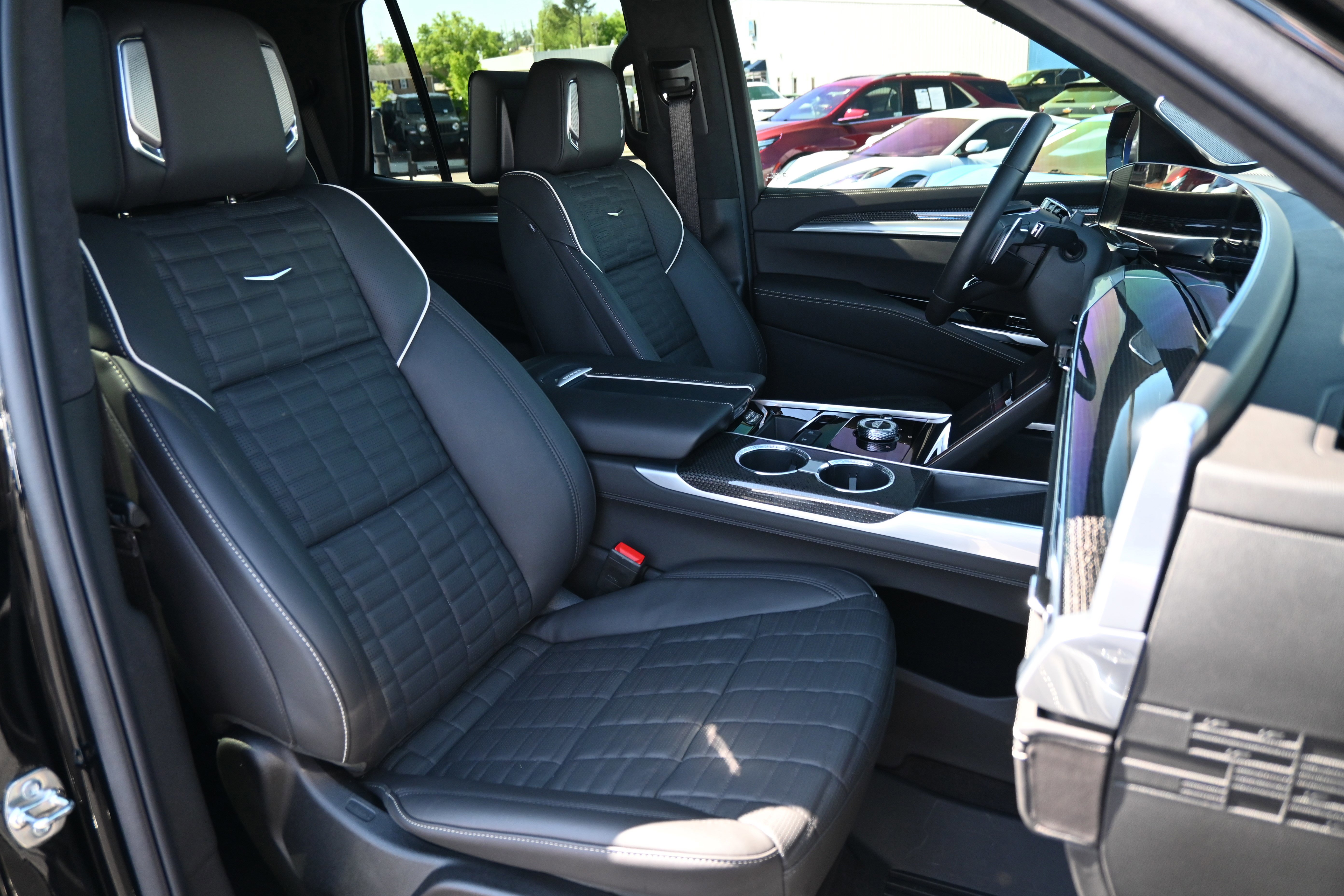 Used 2025 Cadillac Escalade V AWD/4WD image 40