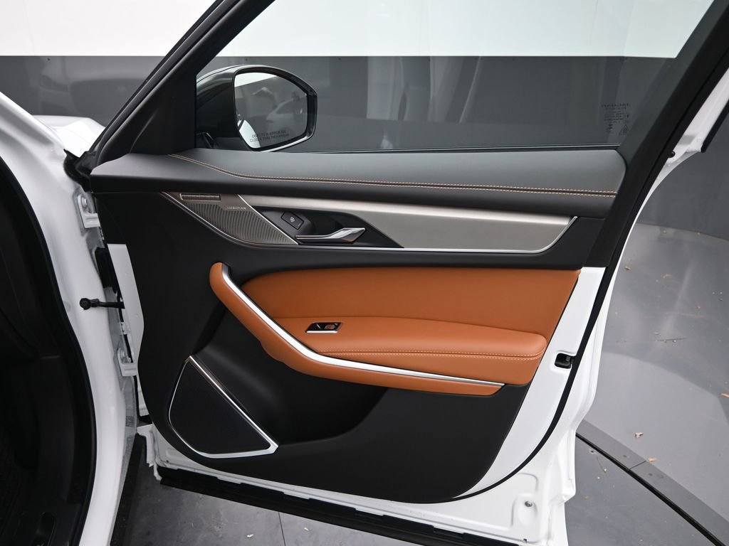 New 2026 Jaguar F-PACE R-Dynamic S image 4