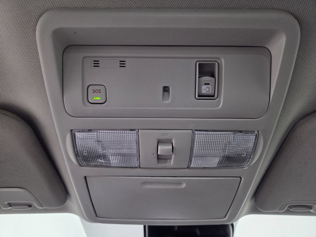 Used 2021 Nissan Titan SV w/ SV Convenience Package AWD/4WD image 15