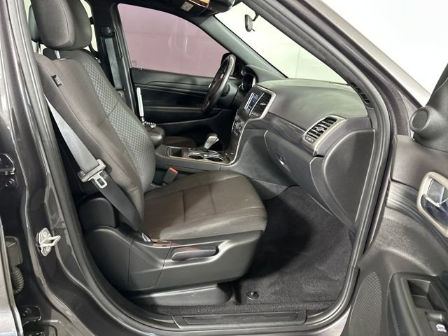 Used 2020 Jeep Grand Cherokee Laredo image 28