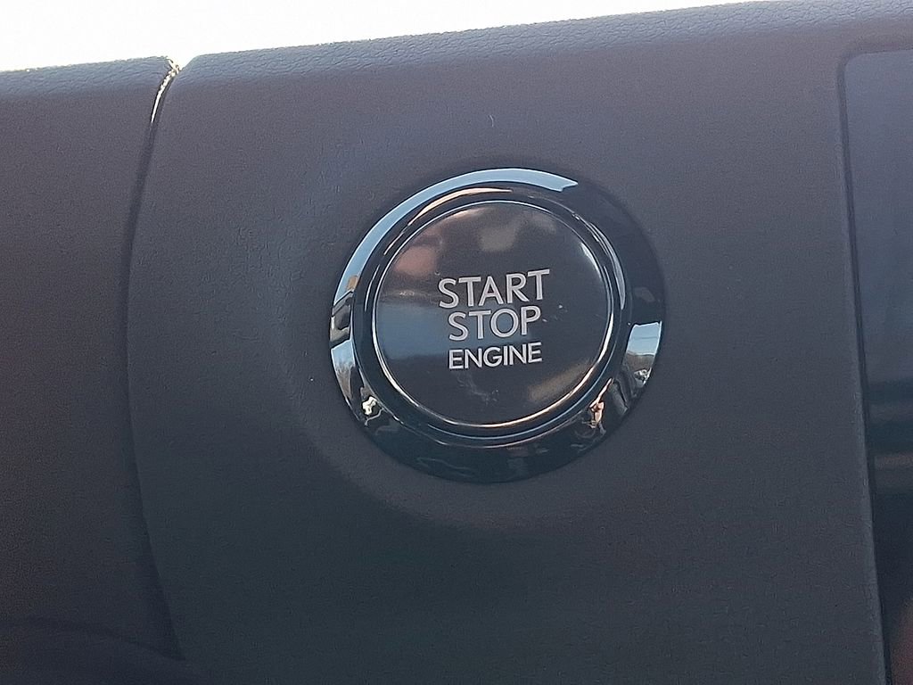 Used 2025 Lexus GX 550 w/ Accessory Package (2T) image 17