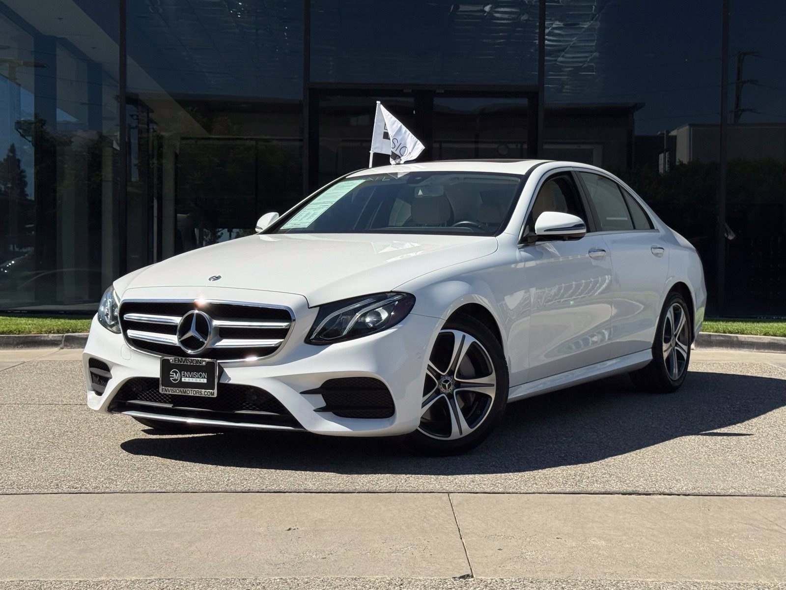 Used 2020 Mercedes-Benz E 350 Sedan image 2