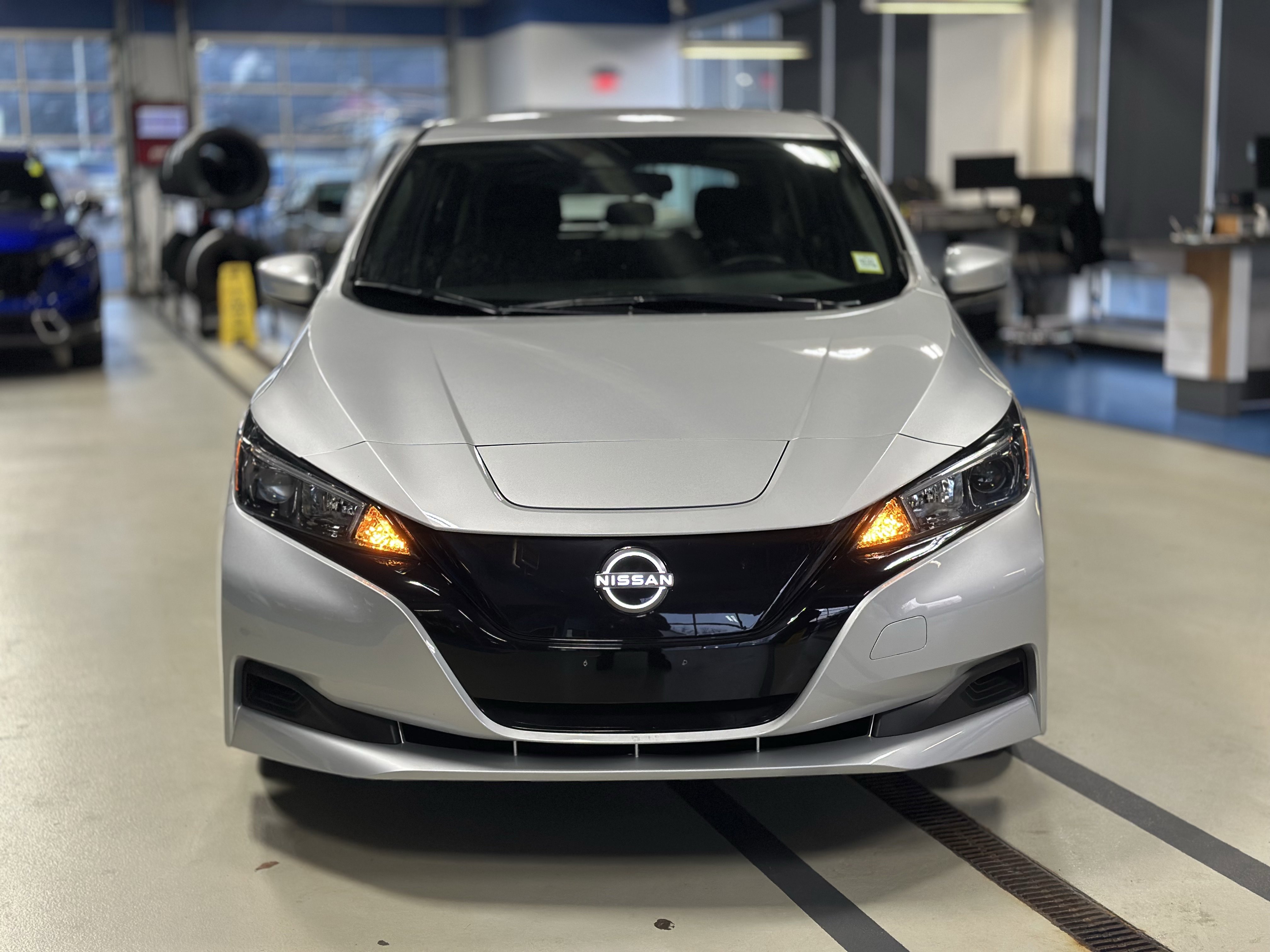 Used 2025 Nissan Leaf S image 2
