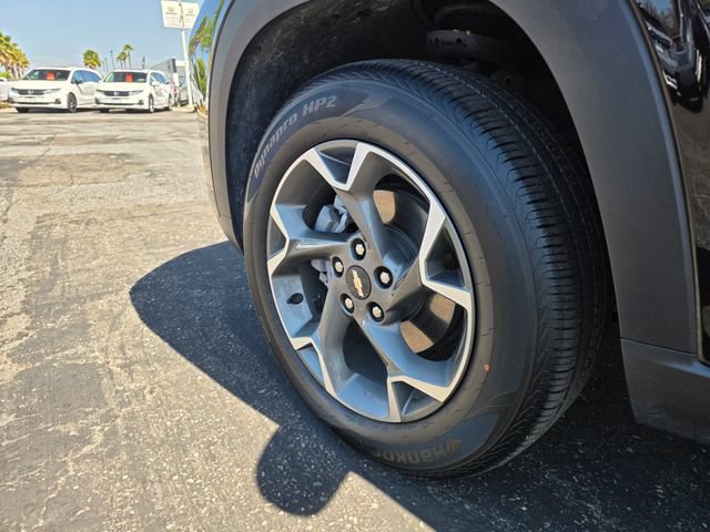 Used 2025 Chevrolet Trax LT FWD image 11