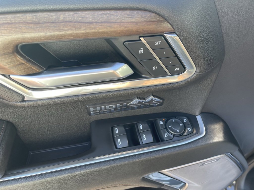 Used 2023 Chevrolet Silverado 1500 High Country image 12
