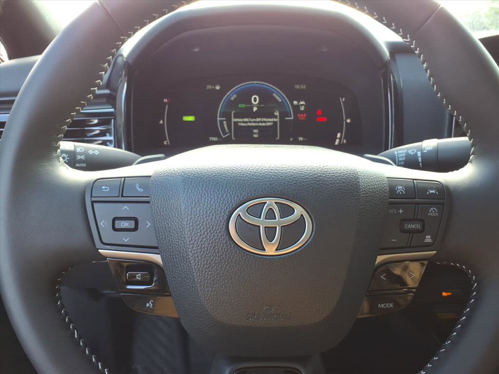 Used 2025 Toyota Camry SE image 20