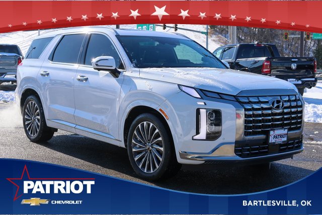Used 2024 Hyundai Palisade Calligraphy image 1