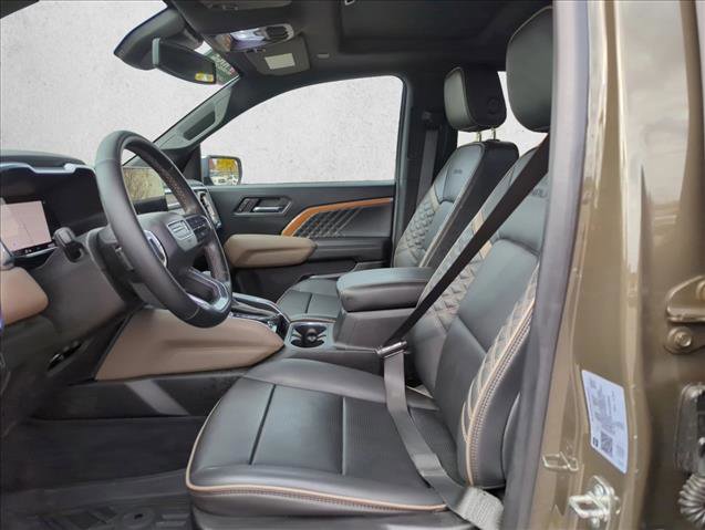 Used 2023 GMC Canyon Denali image 13