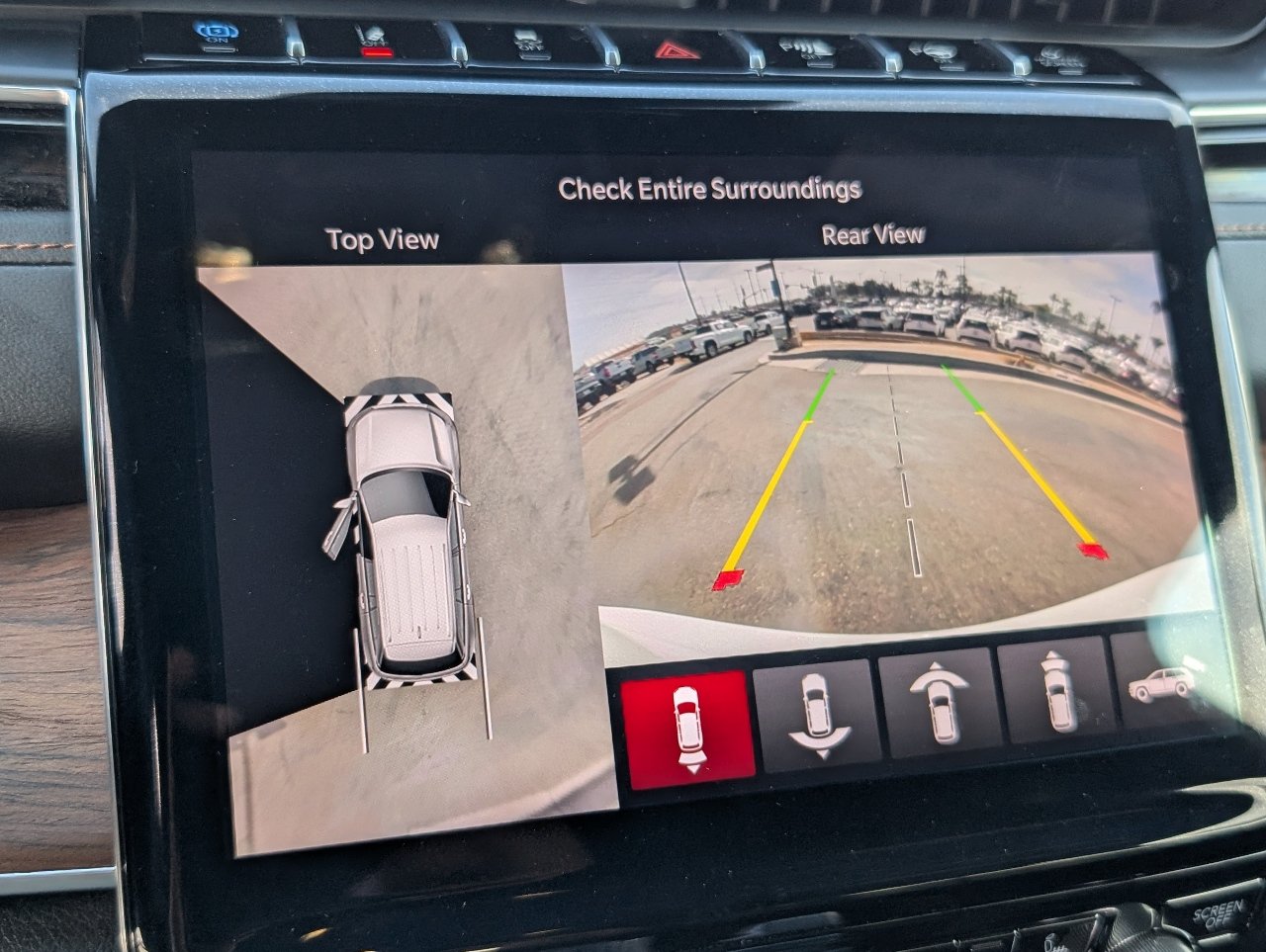 Used 2023 Jeep Grand Cherokee Summit w/ Advanced Protech Group IV AWD/4WD image 6