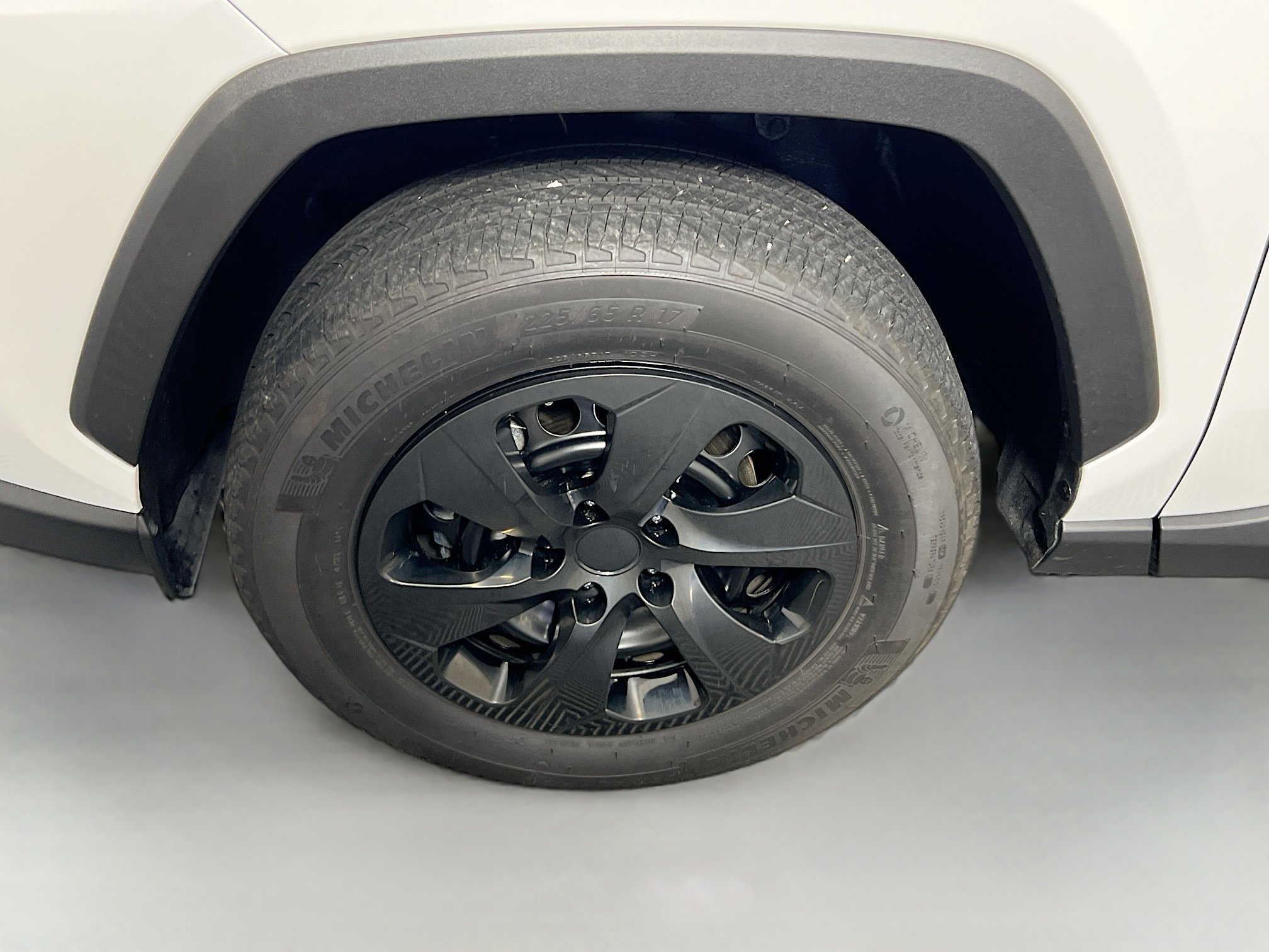 Used 2024 Toyota RAV4 LE image 13