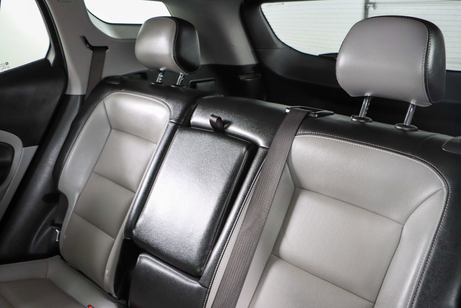 Used 2023 GMC Terrain SLT AWD/4WD image 24